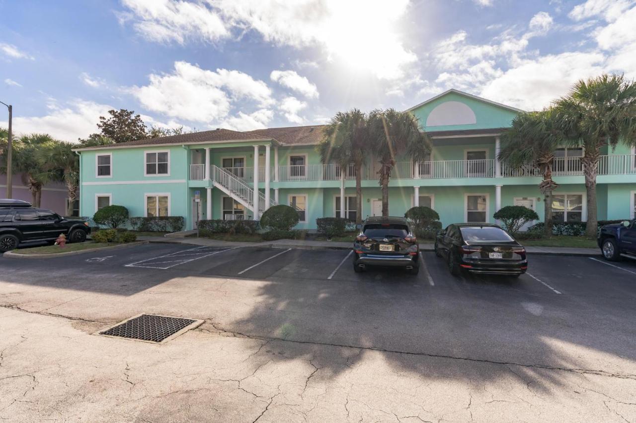 Huge Screened Patio That Overlooks Buck, Near Famous Attractions!!